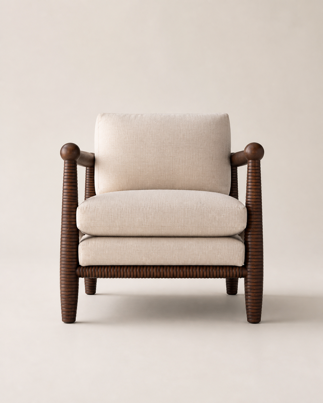 Onda Lounge Chair — front view